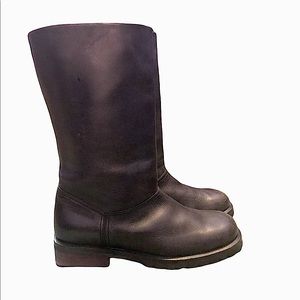 SOLD  Timberland womens black leather slip on boots - sz 8.5